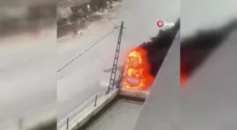Bursa'da Duvara Çarpan Otomobil Alev Alev Yandı