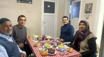 Selendi Kaymakamı Ramazan Ayında Kıbrıs Gazisi ve Ailesini Ziyaret Etti