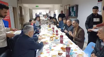 Malazgirtli iş insanı Aziz Halifeoğlu, Meslek Yüksek Okulu öğrencilerine iftar verdi