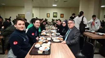 Zonguldak Bülent Ecevit Üniversitesi Rektörü İftar Programında Öğrencilerle Bir Araya Geldi