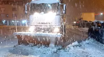 Van'da Sağanak ve Kar Yağışı Sonucu Ulaşımda Aksama Yaşandı