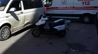 Manavgat'ta Motosiklet ile Kamyonet Çarpıştı: 1 Yaralı