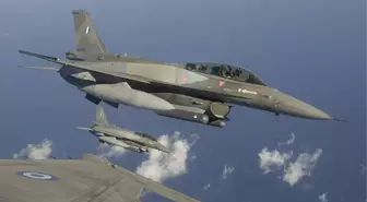 Yunan Hava Kuvvetlerine ait F-16 savaş uçağı Ege Denizi'nde düştü