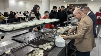 Ağrı İbrahim Çeçen Üniversitesi Öğrencilerine Ücretsiz İftar Veriyor