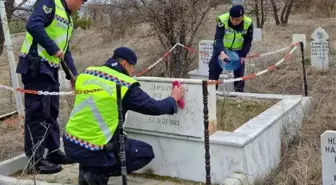 Şehit Jandarma Er Sadık Uçar'ın mezarı jandarma tarafından bakım yapıldı