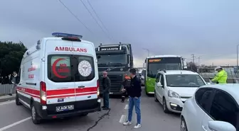 Kocaeli Gebze'de Tırın Çarptığı Kadın Yaralandı