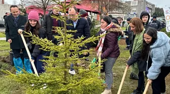 OMÜ'de Bahar Bayramı Ağaç Dikme Töreni Gerçekleştirildi