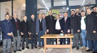 Sakarya'da siyasi partilerin belediye başkan adayları iftar programında buluştu