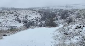 Sivas'ın yüksek kesimlerine kar yağdı
