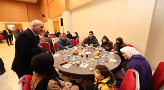 Gebze Belediye Başkanı Zinnur Büyükgöz, Yaşlılara Saygı Haftası'nda yaşlılarla iftar yaptı