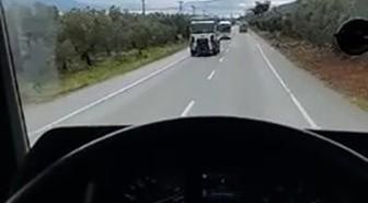 İznik'te tır ile servis minibüsü çarpıştı: 5 yaralı