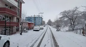 Bolu'nun Yeniçağa ilçesinde kar yağışı etkisini gösterdi