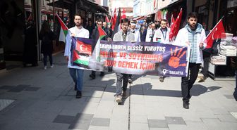 Sakarya'da Hekimler ve Sağlık Çalışanları İsrail'in Saldırılarını Protesto Etti