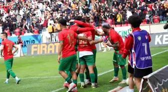 Amedspor, 24Erzincanspor'u 4-1 yenerek liderliğini sürdürdü