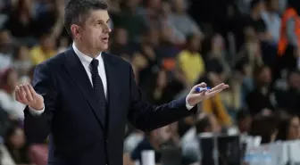 Anadolu Efes, Manisa Büyükşehir Belediyespor'u 81-76 yendi