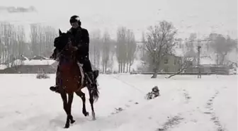 Erzurum'da at çiftliği karı eğlenceye dönüştürdü