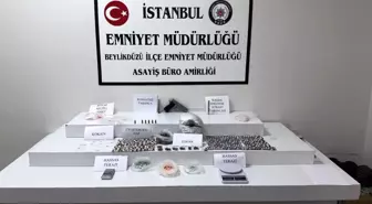 Beylikdüzü'nde Uyuşturucu Operasyonu: Yüklü Miktarda Uyuşturucu ve Suikast Silahı Ele Geçirildi