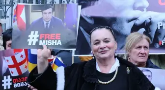 Tiflis'te Saakaşvili'ye Destek Gösterisi Düzenlendi