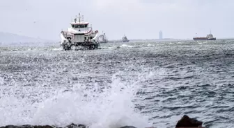 İzmir'de Olumsuz Hava Koşulları Nedeniyle Vapur Seferleri Durduruldu