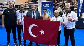 Milli sporcular İtalya'da düzenlenen Kick Boks Dünya Kupası'nda 14 madalya kazandı