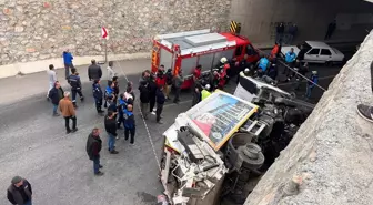 Muğla'da Çöp Kamyonu Devrildi, Sürücü Hayatını Kaybetti