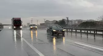 Tekirdağ ve Kırklareli'nde Gök Gürültülü Sağanak Hayatı Olumsuz Etkiliyor