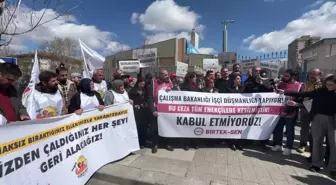 Özak Tekstil İşçileri Sendikal Baskıya Karşı Protesto Etti