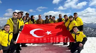 ANDA Ekibi Muhsin Yazıcıoğlu'nu Anmak İçin Keş Dağ'ına Tırmandı