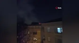 Avcılar'da 6 katlı binanın çatısında korkutan yangın