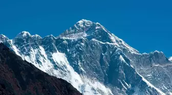 Everest Dağı'na tırmanan dağcılara GPS izleme cihazı zorunluluğu