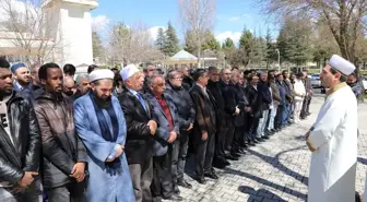 Elazığ'da tedavi gören Nijeryalı üniversite öğrencisi toprağa verildi