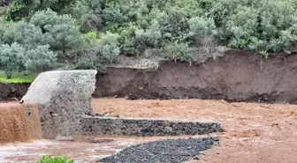 Osmaniye'de Karaçay Deresi'nde Beton Bent Yıkıldı