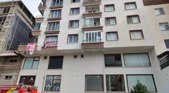 Ankara'da Bir Apartmanın En Üst Katındaki Dairede Yangın Çıktı