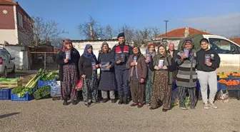 Edirne'de jandarma ekipleri bilgilendirme çalışmaları yapıyor