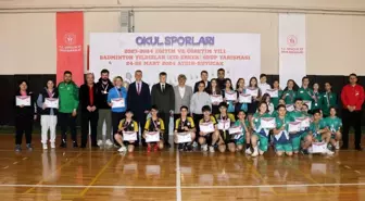 Okul Sporları Badminton Yıldızlar Kız-Erkek Grup Müsabakaları'nda İzmir ve Manisa şampiyon oldu