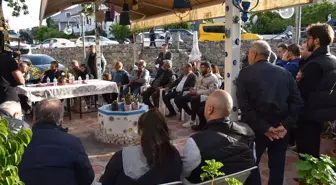 Cumhur İttifakı'nın Marmaris Belediye Başkan adayı Serkan Yazıcı, seçim çalışmaları kapsamında açık hava toplantıları yaparak projelerini anlattı