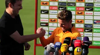 Dries Mertens, Galatasaray'da bir sene daha devam edeceğini söyledi