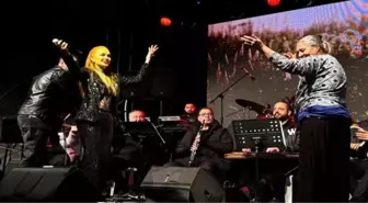 Pınar Eliçe İBB Ramazan etkinliklerinde konser verdi