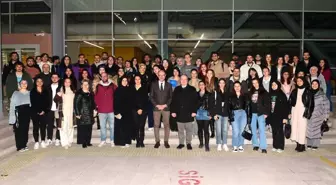 Anadolu Üniversitesi Rektörü İKAF'24'te görev alan öğrencilerle iftarda buluştu