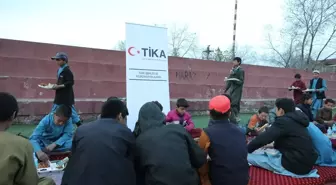 TİKA, Afganistan'daki Yetimlere İftar Verdi