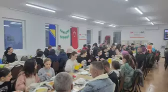 Türk Kızılay, Srebrenitsa soykırımı mağdurlarının ailelerine iftar programı düzenledi