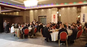 Adana Valisi Yavuz Selim Köşger, koruyucu ailelerle iftarda buluştu