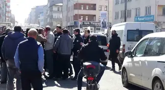 Kars'ta Husumetli Gruplar Arasında Kavga: 2 Yaralı