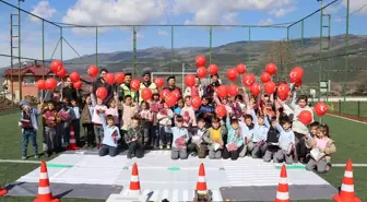 Osmaneli ilçesinde öğrencilere trafik güvenliği ve güvenli internet kullanımı eğitimi verildi