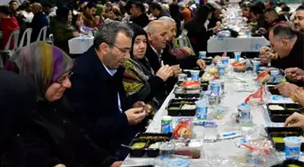 Pendikliler 13 farklı noktada iftar sofralarında buluşuyorlar