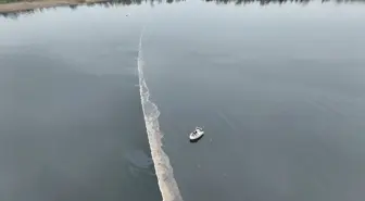 Sapanca Gölü'nde Yakıt Sızıntısı Sonrası Temizlik Çalışmaları Devam Ediyor