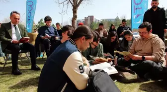 Tokat Gaziosmanpaşa Üniversitesi Rektörü Prof. Dr. Fatih Yılmaz, öğrencilerle kitap okudu