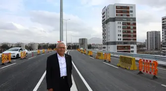 Kayseri Büyükşehir Belediye Başkanı Memduh Büyükkılıç, Togg'u kullanarak yeni yolu açtı