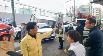 Seul'da 13 aracın karıştığı zincirleme trafik kazasında 17 kişi yaralandı