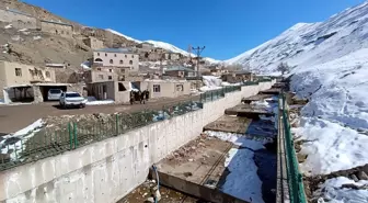 Van'da sel felaketine karşı yapılan taşkın koruma tesisi hizmete girdi